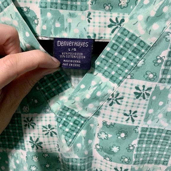 Mint green scrub shirt - Picture 2 of 3